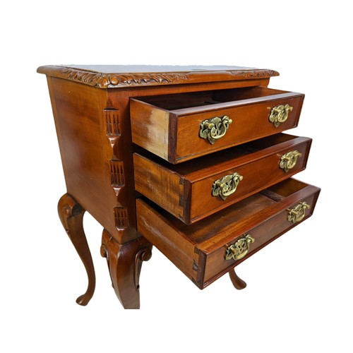 1084 - Carved ornate mahogany 3 drawer chest. 52/37/77cm