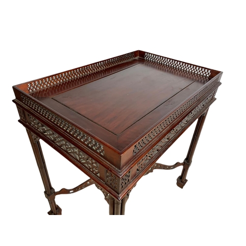 1086 - Carved mahogany silver table in the mid 18th century Chippendale style. 62/42/67cm