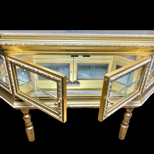 943a - Ornate gilded display cabinet, 95cm x 55cm x 59cm