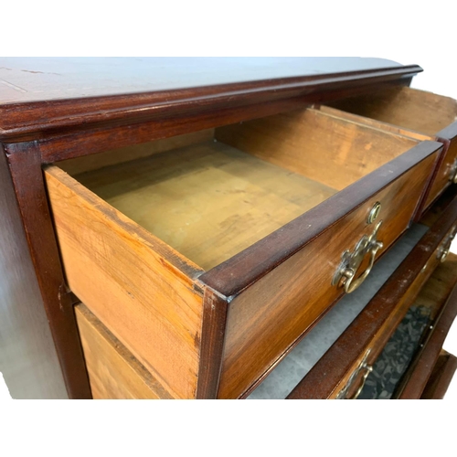 943b - Edwardian inlaid chest of drawers in the Georgian style. 86/49/108cm