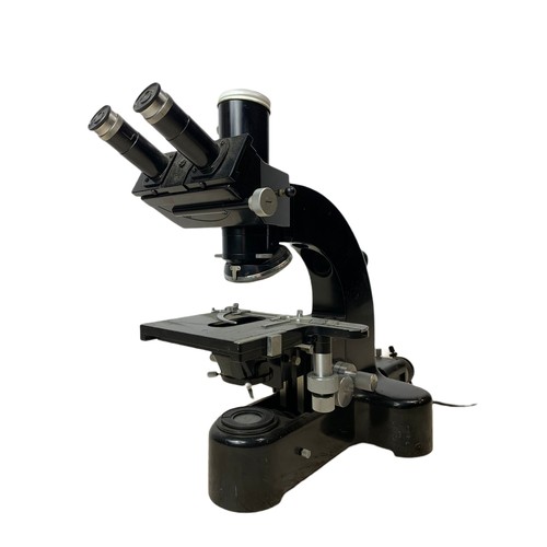 722e - 1960’s Leitz Wetzlar achromatic compound microscope Germany. 51/41cm