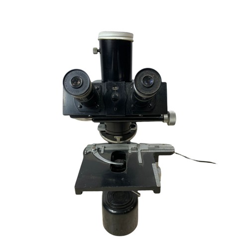 722e - 1960’s Leitz Wetzlar achromatic compound microscope Germany. 51/41cm