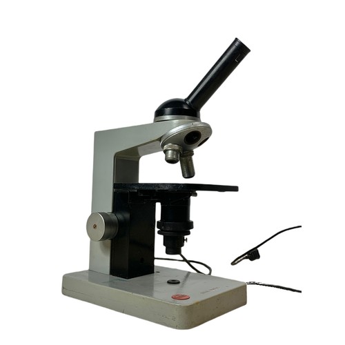 722f - Leica Leitz Wetzlar HM LUX microscope. 23/34cm