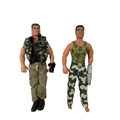 176c - Action Man toy jeep and 2 figures. 47cm