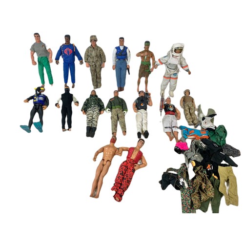 176d - 15 Action Man figures with clothes.