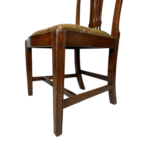 987A - Pair of Georgian mahogany chairs with tapestry seats