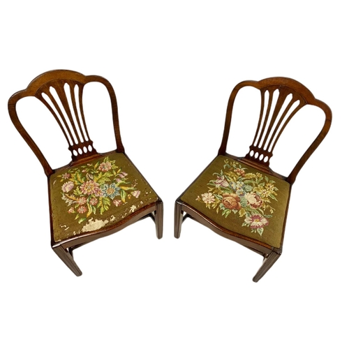 987A - Pair of Georgian mahogany chairs with tapestry seats