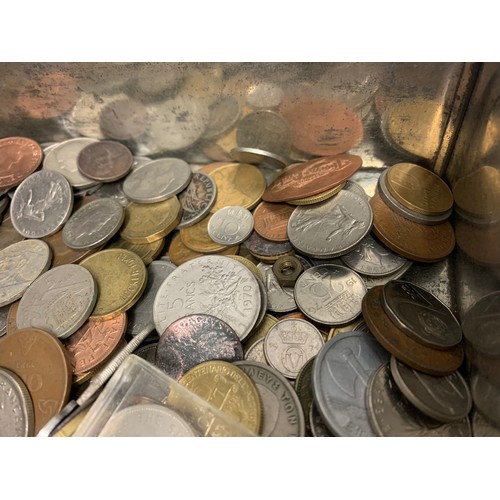 702e - Quantity of old various coins in tin.