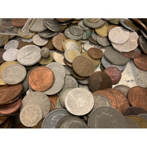 702e - Quantity of old various coins in tin.