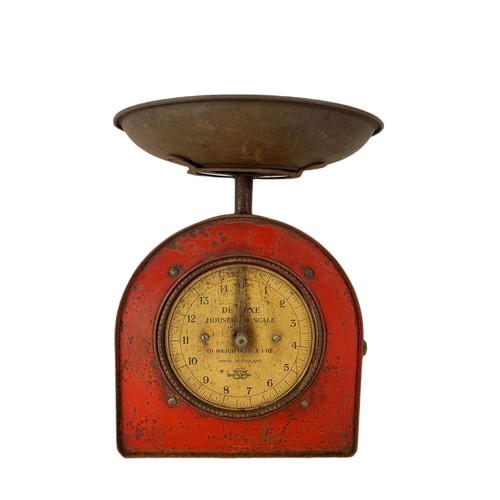 2 - Early 20th century tin weighing scales. 21x28.5cm