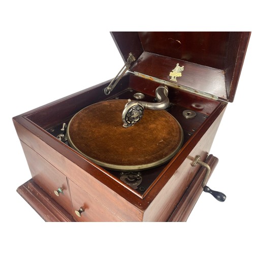 104c - Vintage Apollo gramophone