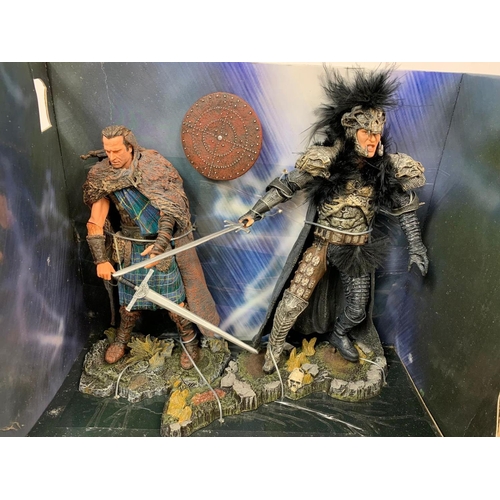 112 - MECA Highlander Medieval Box Set. The Kurgan and MacLeod. Figures measure 22cm. Box measures 28x25cm