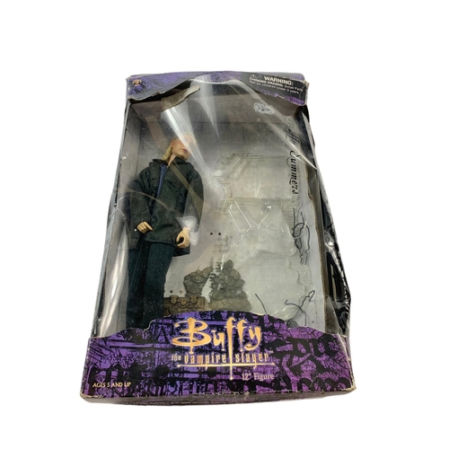 130 - Buffy The Vampire Slayer “Buffy” 12 inch figure Sideshow Toys. Box measures 22x35cm