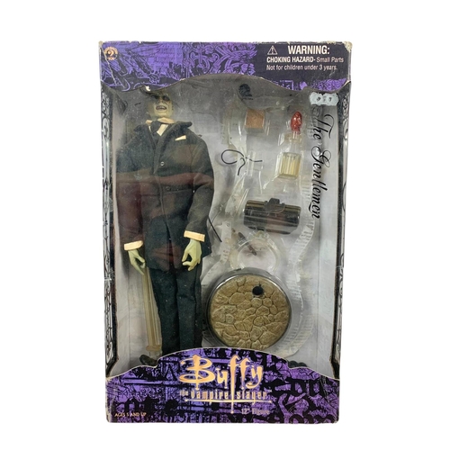 131 - Buffy The Vampire Slayer “Hush” 12 inch figure Sideshow Toys The Gentlemen. Box measures 22x35cm