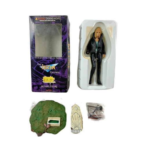 133 - 2 Buffy The Vampire Slayer action figures. ToyFare Entertainment Wizard Group and The Ikon Collectab... 