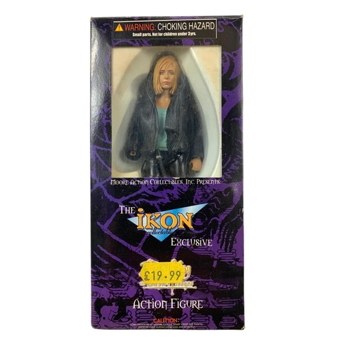 133 - 2 Buffy The Vampire Slayer action figures. ToyFare Entertainment Wizard Group and The Ikon Collectab... 