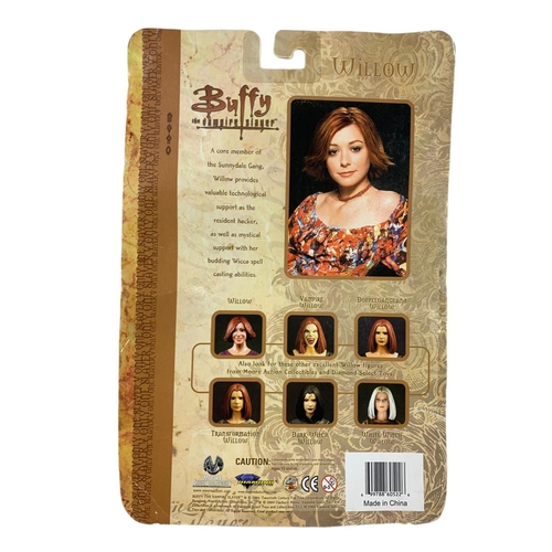 134 - 5 Diamond Select Buffy The Vampire Slayer action figures in boxes. “Dark Witch Willow, Vampire Willo... 