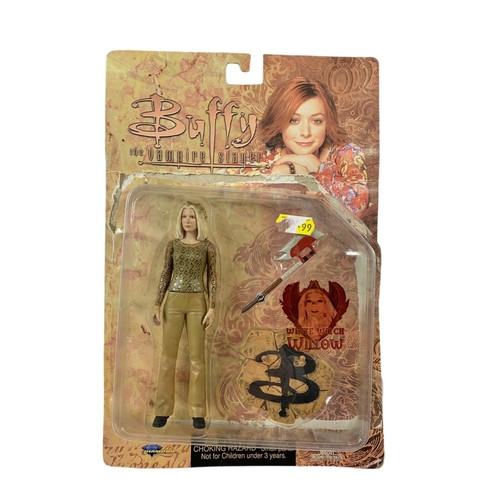 135 - 5 Diamond Select Buffy The Vampire Slayer action figures in boxes. “Dark Witch Willow, Vampire Willo... 