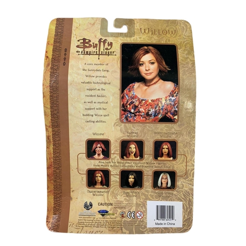 135 - 5 Diamond Select Buffy The Vampire Slayer action figures in boxes. “Dark Witch Willow, Vampire Willo... 