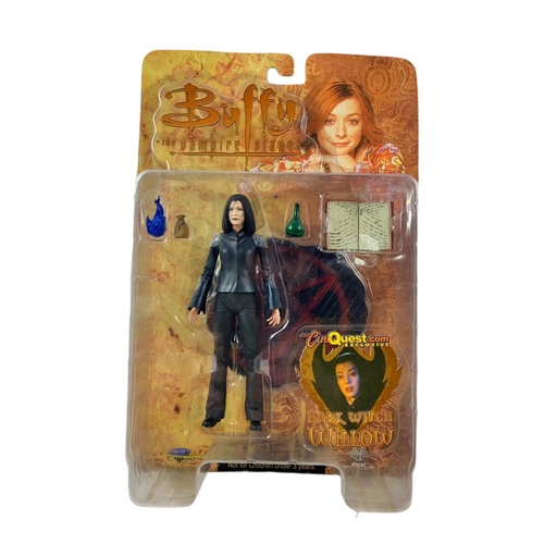 135 - 5 Diamond Select Buffy The Vampire Slayer action figures in boxes. “Dark Witch Willow, Vampire Willo... 