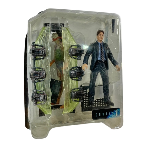 169 - Toys in boxes. Including Andromeda Beka Valentine figure 36cm, Torchwood 5 inch Wevil figure, Buffy ... 