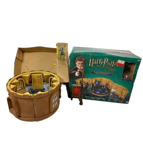 172 - Danbury Mint castle and Harry Potter Room of Requirement Playset Environment with 1 figure, wand etc... 