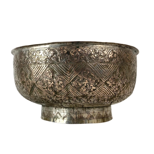 18 - Large 19th century Burmese copper bowl. 28x14cm