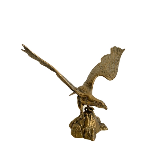 205 - Vintage brass eagle. 38/30cm