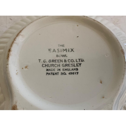 208 - Vintage baking bowl by T.G. Green & Co Church Gresley. 28x11.5cm