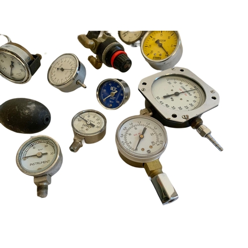 221 - Quantity of small vintage gauges. 10cm