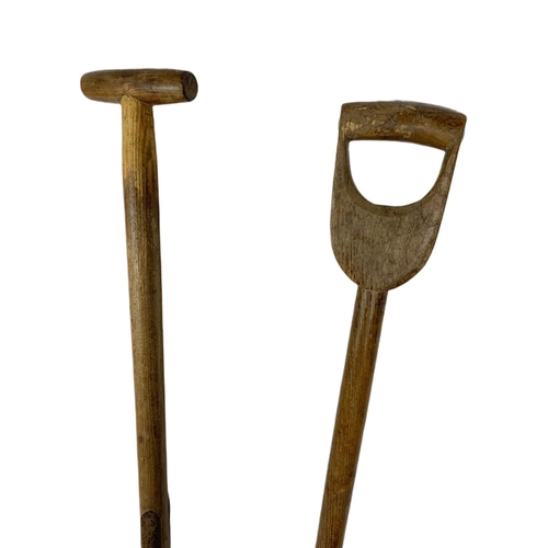 326 - 4 good quality garden tools. Spear & Jackson etc.