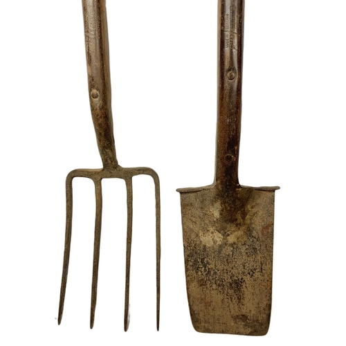 326 - 4 good quality garden tools. Spear & Jackson etc.