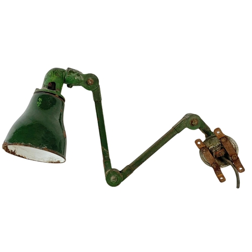 33 - Vintage industrial wall lamp.