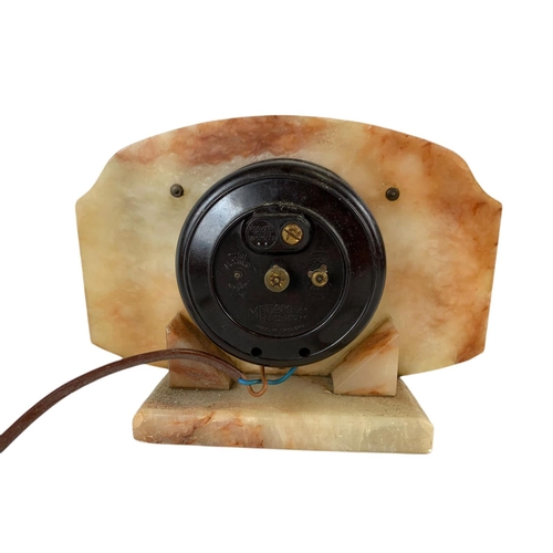 39 - 1960’s vintage onyx mantle clock. 20.5x15cm