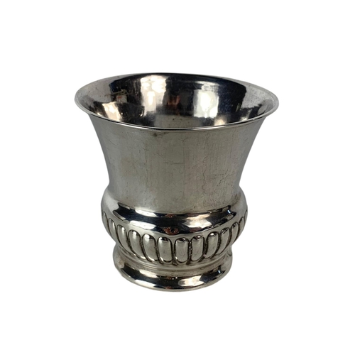 654 - Sterling silver pot. 7.5cm