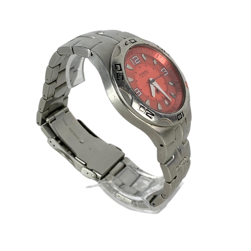 662 - Gents Fossil 100 metres watch.