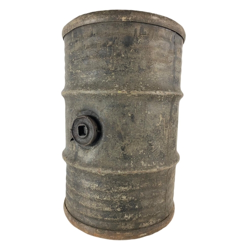 73 - German WW1 oil drum. 37/55cm