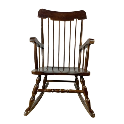 792 - Rocking chair. 55x70x106cm