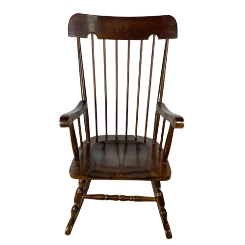 792 - Rocking chair. 55x70x106cm