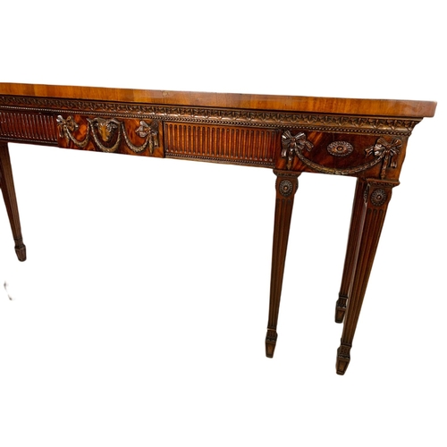 833 - Large Georgian style mahogany serving table/console table in the Robert Adams style. 188.5x44.5x96.5... 