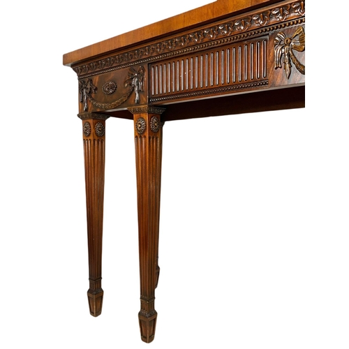 833 - Large Georgian style mahogany serving table/console table in the Robert Adams style. 188.5x44.5x96.5... 