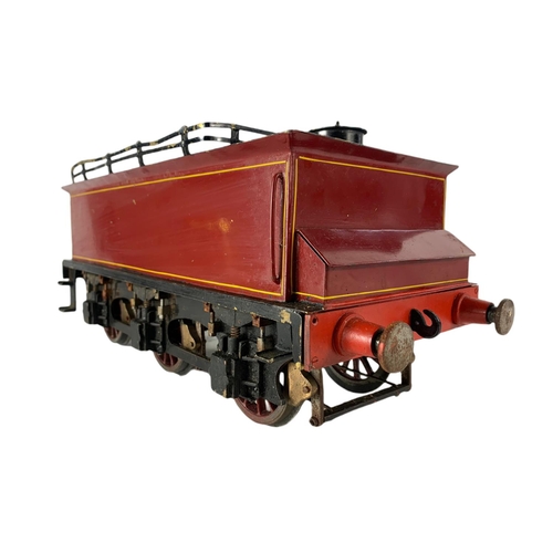 85 - Live Steam 3 1/2 inch Gauge 4-4-0 Locomotive And Tender train and carriage. Total length 103cm.