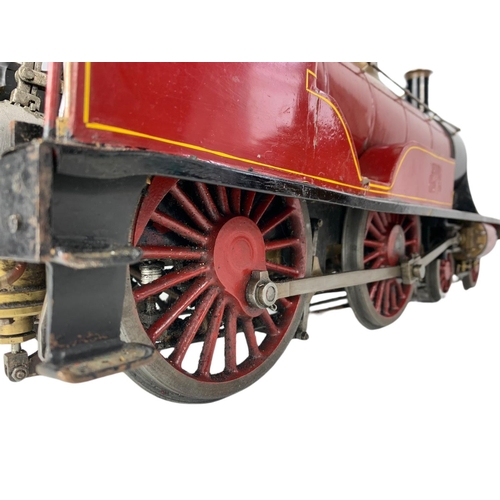 85 - Live Steam 3 1/2 inch Gauge 4-4-0 Locomotive And Tender train and carriage. Total length 103cm.