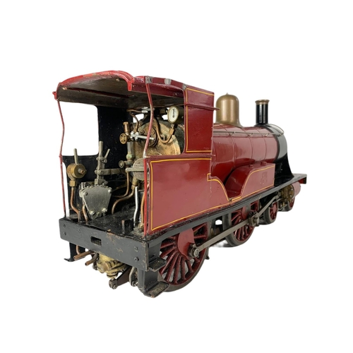 85 - Live Steam 3 1/2 inch Gauge 4-4-0 Locomotive And Tender train and carriage. Total length 103cm.