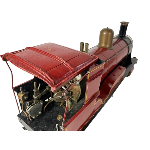 85 - Live Steam 3 1/2 inch Gauge 4-4-0 Locomotive And Tender train and carriage. Total length 103cm.