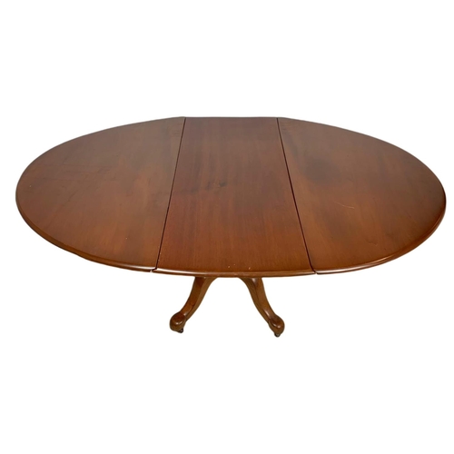 854 - Victorian mahogany drop leaf dining table. Extended 154x97x72.5cm