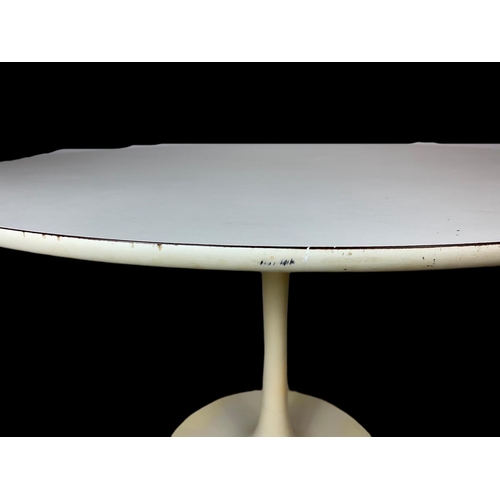 859 - 1960’s Arkana mid century tulip dining table designed by Maurice Burke. 105.5x105.5x73cm