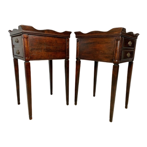 861 - Pair of bedsides with drawer. 37/42/69cm