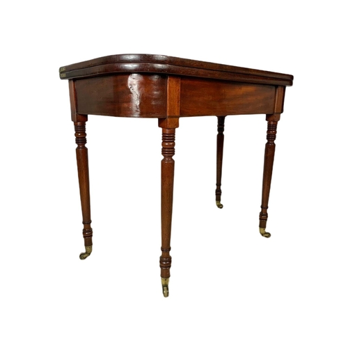 862 - Georgian mahogany turnover tea table. 91.5x45x75cm