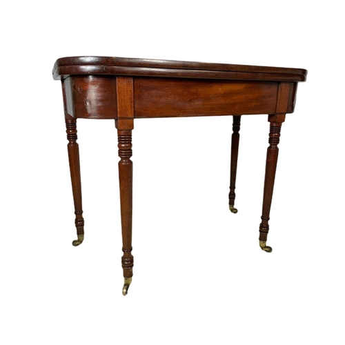 862 - Georgian mahogany turnover tea table. 91.5x45x75cm